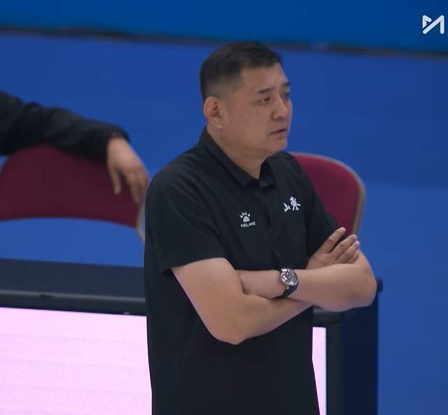 恭喜鞏曉彬！山東21分大勝獲開門紅，段昂君末節(jié)爆發(fā)，陳家政15分