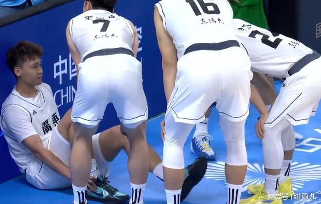 出价超过7位数！新疆队有望抢下萨姆纳，广东男篮补强计划落空？