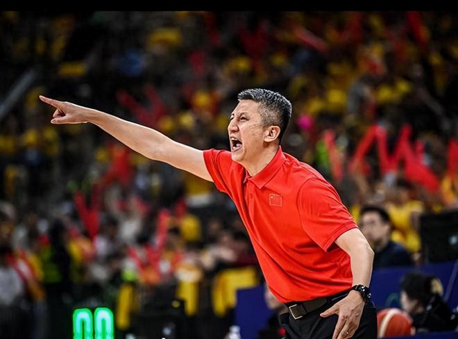 球迷：请教郭指导，赵睿退赛，五大后卫单挑的话哪个能比徐杰强？