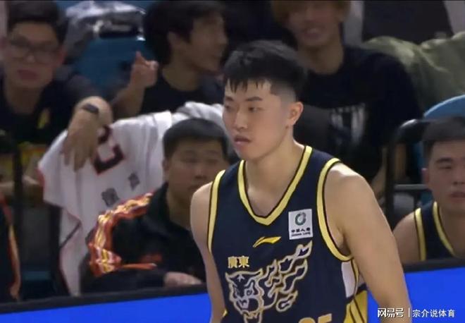 广东队惨败山西，两大混子必须淘汰，杜锋太固执，浪费徐杰努力