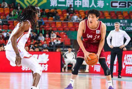 CBA杯：浙江末节轰33-10大胜深圳 吴前22+6+5三分陆文博8中7