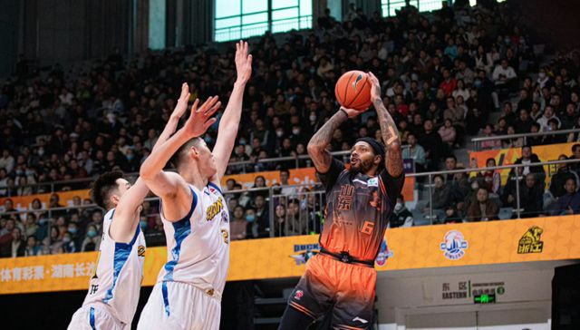 北京首钢4分惜败山东！奥莫特3分，马帝昂4分，杰曼35分9助攻