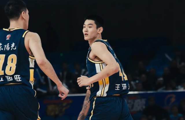 18岁小将横空出世，广东男篮捡到大宝贝，获杜锋认可：已锁定核心