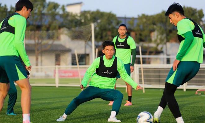 雪耻之战！国安vs麦克阿瑟：塞鸟张玉宁搭档方昊，发飙林良铭替补