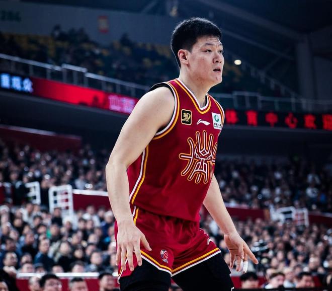 媒体人：国家队不带张宁无可厚非，动作尺度放在FIBA是个灾难