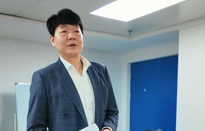 输北控更衣室！直指篮板与防守，持续强调加强信心，全队都要总结