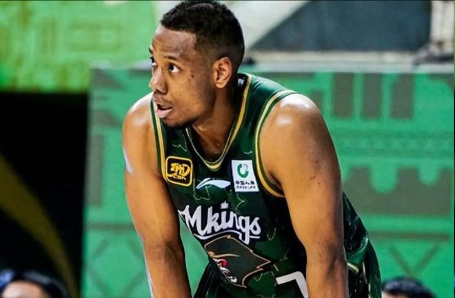 给这人顶薪？三分10中2坑惨郭昊文，球迷：你的三分比戴了还安心