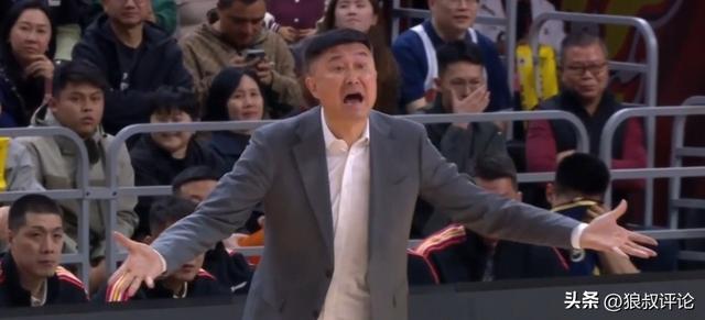 被对手大外援抢爆篮板！杜锋内涵焦柏乔不是年轻球员该有精神面貌