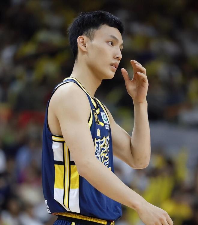 广东赛前迎来两个好消息！徐杰正式复出，崔永熙自宣康复进度