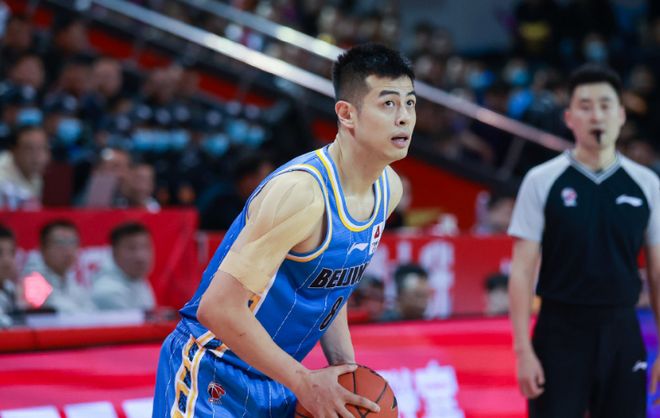 潛力賽再引爭議：35歲方碩出戰頂薪范子銘6中6 北京32-17大勝遼寧