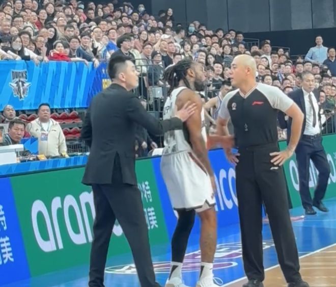 遼京大戰引爭議！遼寧一回合吃3個T成轉折點，后續5罰變6罰太業余