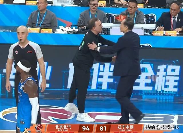 決戰時刻全面壓制遼寧！北京12人輪換豪取3連勝 許利民手上全是牌