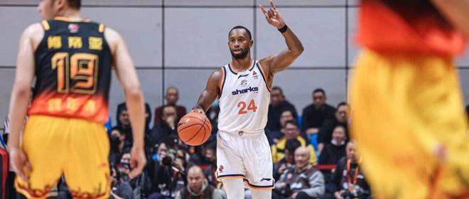 CBA最新積分榜，艾倫老矣，廣東險勝廣州，老六32分，曾凡博歸京