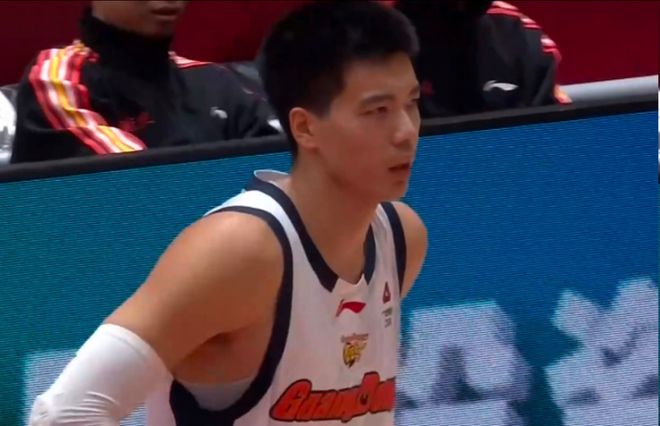 2分2板！广东重磅引援引了个“番薯”，球迷：把徐昕换回来好吗？