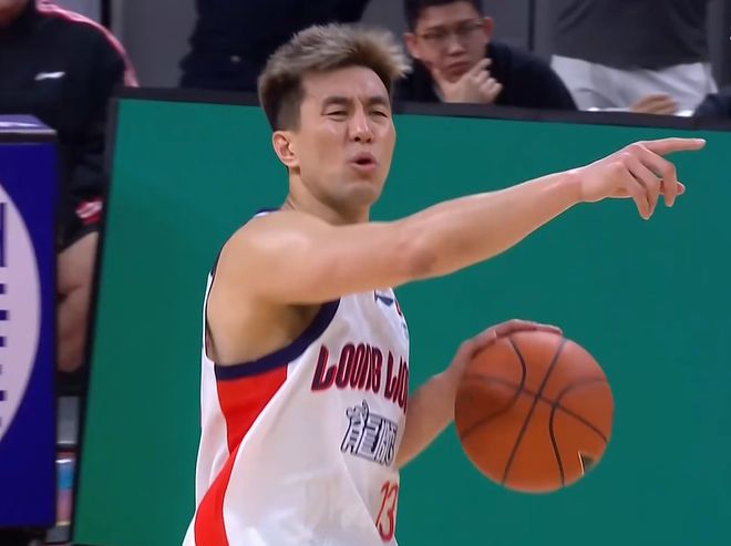 广东“一门三杰”光芒万丈，杜锋怒批：失误太多，打起12分精神