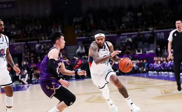 山東男籃主場迎戰宿敵！邱彪激活頂級三分射手，外援依舊是勝負手