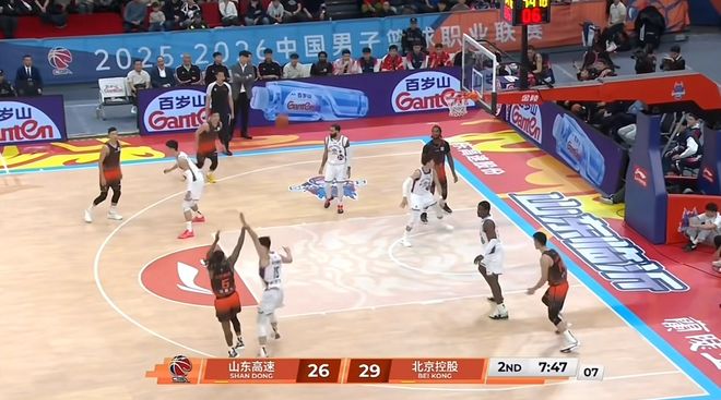 杠“賽”來！珀塞爾27分，高速男籃98：88復(fù)仇北控，迎連勝