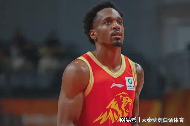 隨著廣廈戰(zhàn)勝上海，廣東力克青島，CBA最新排名出爐：2隊不?。?>
                            </a>
                            <div   id=