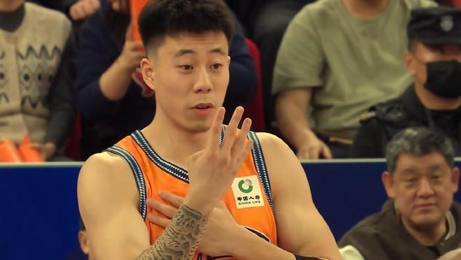 金金11分4板6助攻2搶斷1帽拼盡全力！洛夫頓11投4中辜負盧偉信任