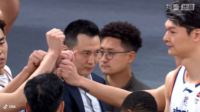 上海輸球揪出2大毒瘤！他12投僅得11分，正負(fù)值-13，打的太差了