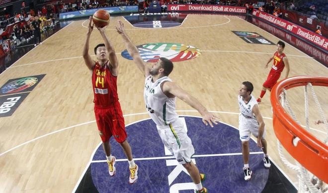 中國籃協(xié)賀王治郅入選FIBA名人堂：體現(xiàn)了一代中國籃球人的拼搏與堅守