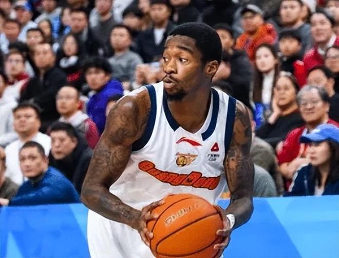 广东胜北控！双外轰65分，胡明轩末节主导局势，2小将打成惊喜！