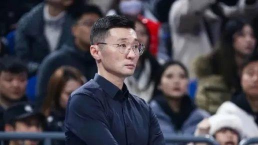 刘炜下课了？新疆队宣布他因个人身体原因离队