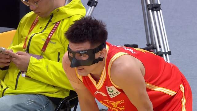 曾凡博低迷 北京男篮2负卫冕冠军 外援水准不够争冠 周琦砍15+19