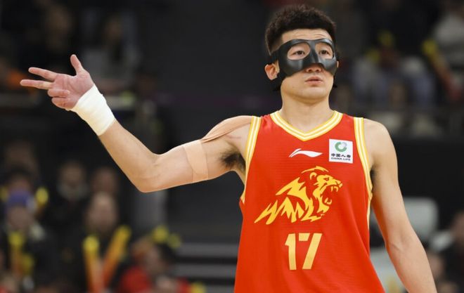 绝对克星！广厦近两季战北京10战8胜 卫冕冠军豪取8连胜联赛第一