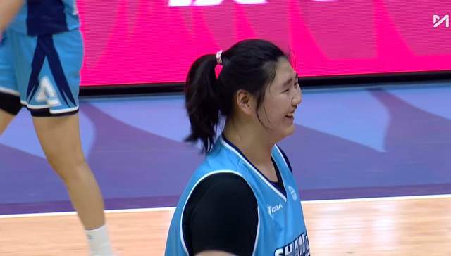 职业生涯首秀独砍15+6！18岁张子宇一数据全场倒数第一，难言完美