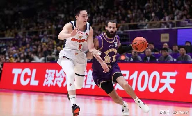 广东队大胜北控却收坏消息，胡明轩被杜锋怒喷，焦泊乔成最大番薯