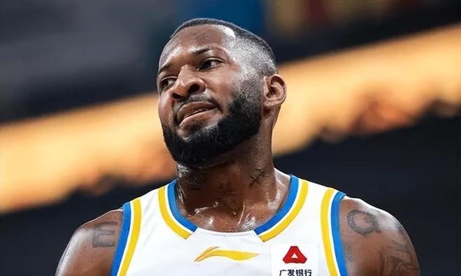 终于来了！北京签新小外，弥补外援得分劣势，但大外也要补强！