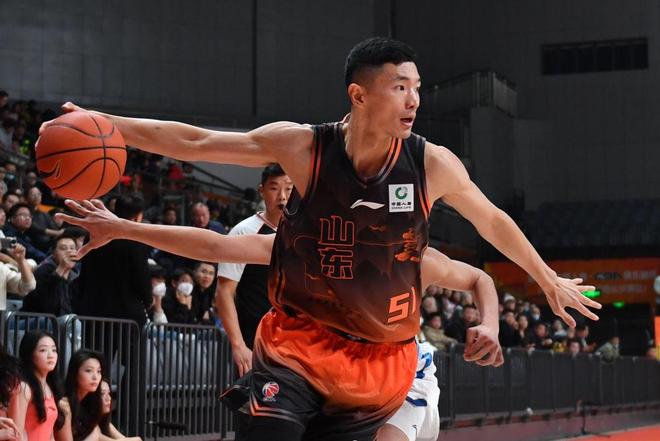 体坛午爆｜邱彪被停赛两场罚款6万，山东男篮今晚客战福建男篮