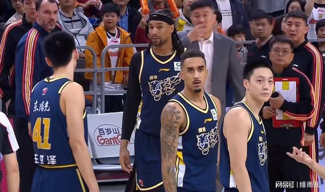 裁掉奎因？广东队惨遭浙江男篮绝杀，杜锋被迫重建外援阵容！
