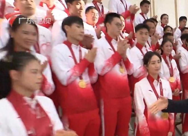 CBA三消息：杜锋带徐杰小胡参会，赵睿伤病更新，邱彪被罚未道歉