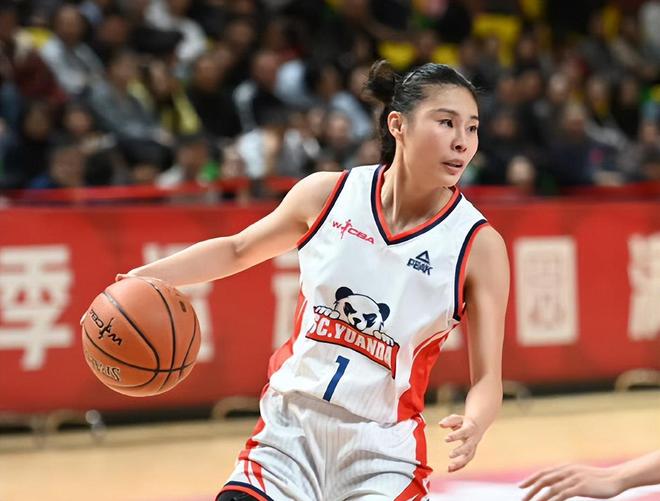 泪目！中国女篮30岁关键女王重回巅峰轰25+5+9，宫鲁鸣需重用她？