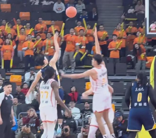 CBA官方解说，怎么可以这样？抖音体育连夜道歉！