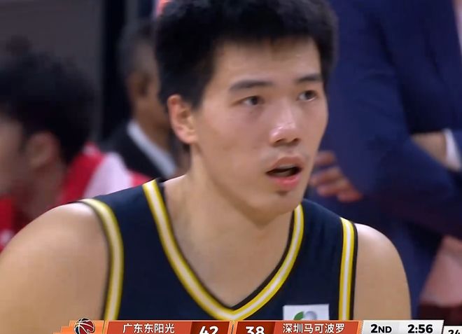 广东5分险胜深圳！徐杰抛投杀死比赛，三外援砍65分，胡明轩仅3分