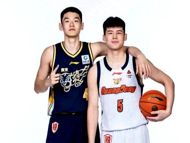 幼版赵睿就在阵中！只投大心脏三分，球迷：胡明轩的时间该给你