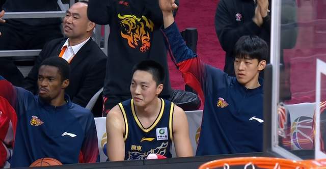 广东核心场均8.1分创下4项新低，却获杜锋信任，郭士强该放弃他了