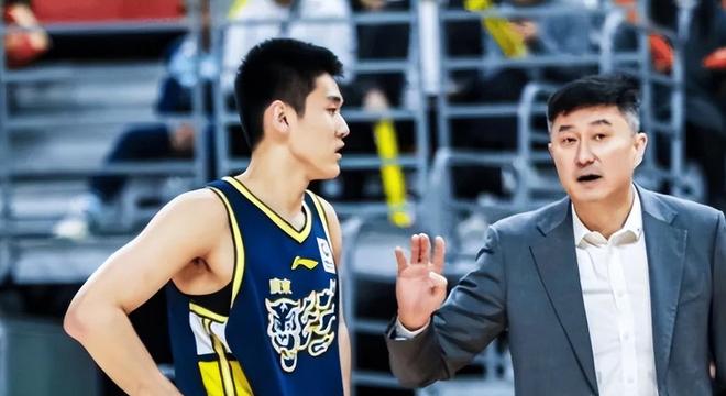 广东110-105胜深圳，比赛过程相当精彩，球迷大呼过瘾