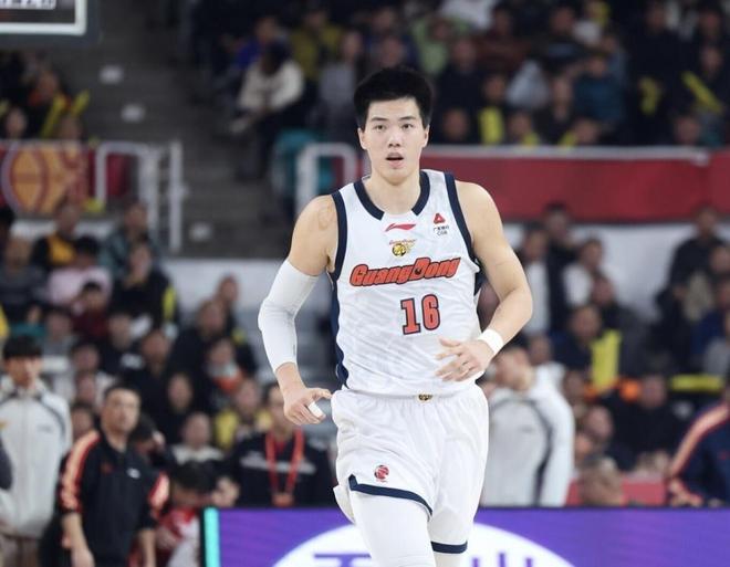 争议！CBA官方解说员公然搞地域歧视：听到两岸猿声 处罚结果来了