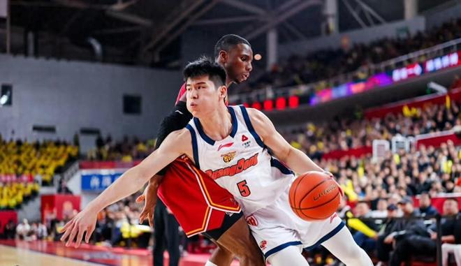 篮协为宏远平反！漏判3违体1犯规+山西获利，名记喷：有意装盲人