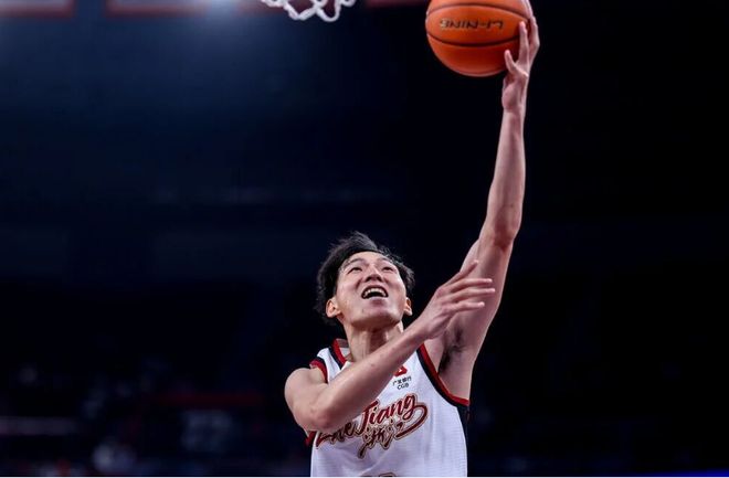 郭艾伦伤停！浙江35分狂胜广州 徐昕仅2分陆文博16+4三分