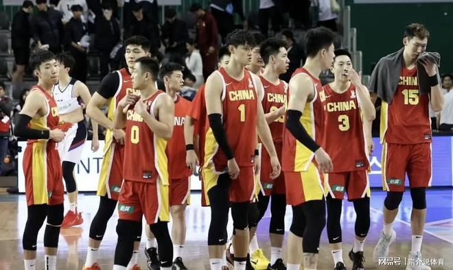 中国男篮决战日本队，爆料阵容调整，徐杰强势加入，胡明轩不太行