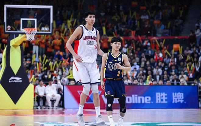 CBA球员进步榜！广东旧将第一，山西两人入选，韩德君接班人第三