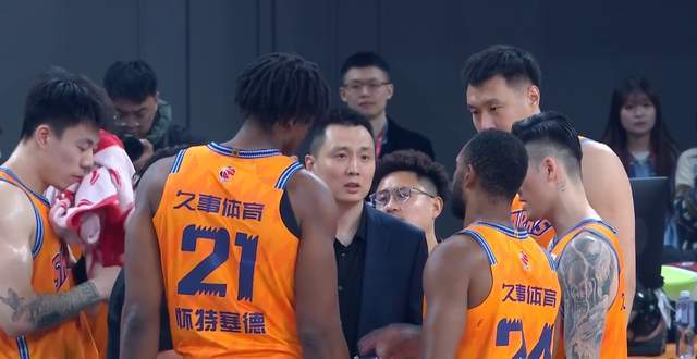 豪门8连胜登顶，2大黑马开始掉队，辽篮仅第7，山东5连胜开始回暖