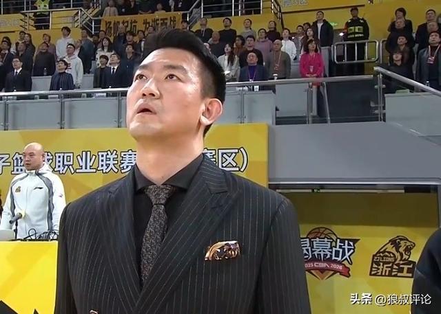 王博：布朗复出需结合治疗情况而定 13天7赛看大家精神状态做调整