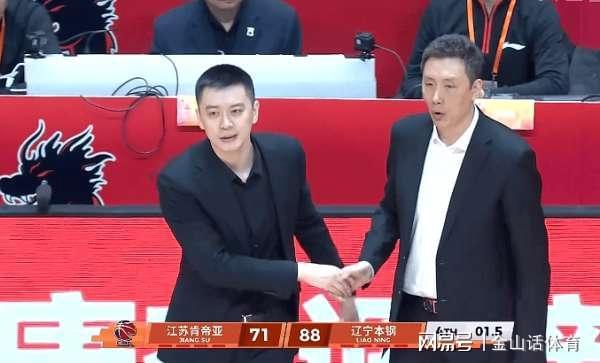 又输了！开赛打了12场，输了11场，41岁少帅，把球队带进了死胡同