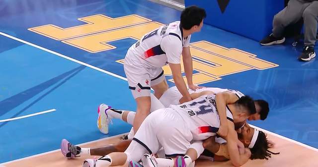 鲁媒名记忍不了，连发5条动态，盛赞山东绝杀强敌，直接点名3个人